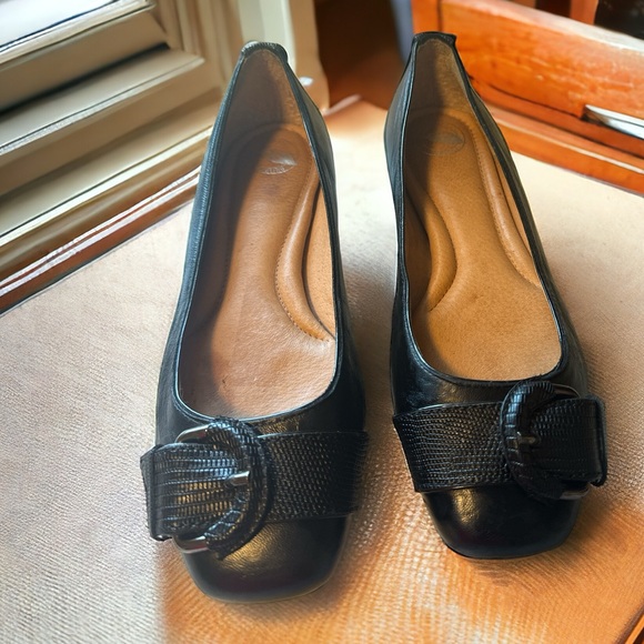 Nurture by Lamaze Shoes - Nurture Black Flats with Buckle  Size 8.5